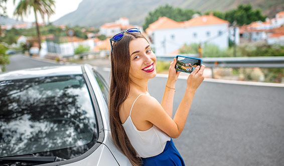 Meet beautiful women on Tourbar