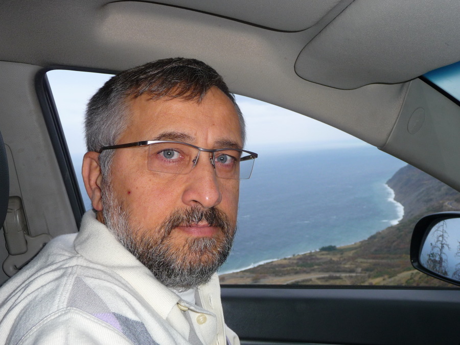 Demir, 62, Istanbul, Turkey