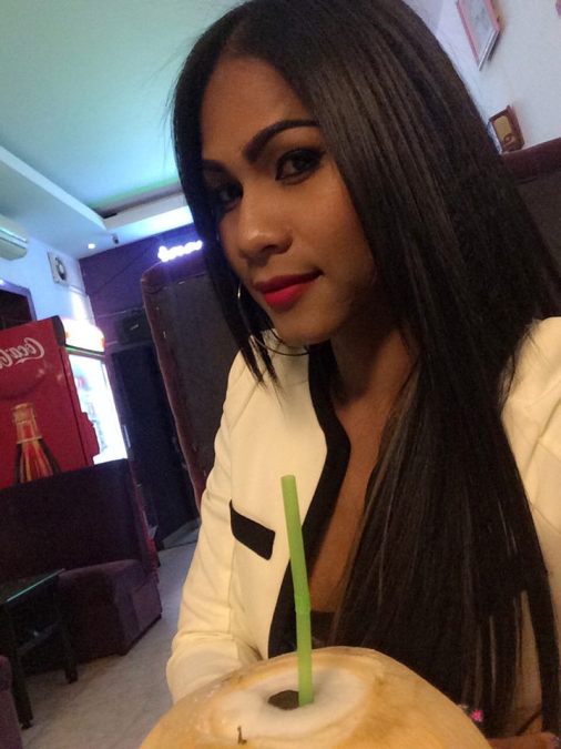 Ana, 35, Phnumpenh, Cambodia