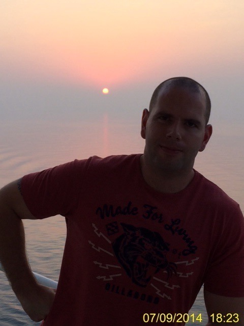 Gaz, 42, Dubai, United Arab Emirates