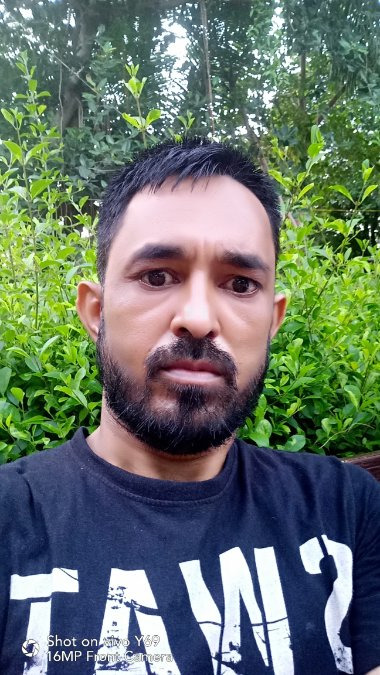 vicky, 37, Ahmedabad, India