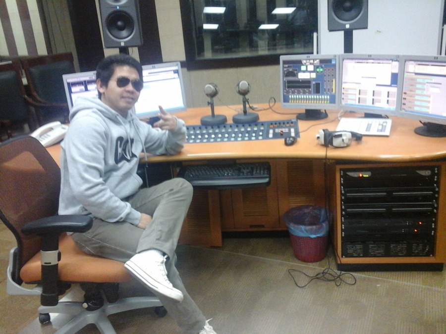 Dux, 38, Manila, Philippines