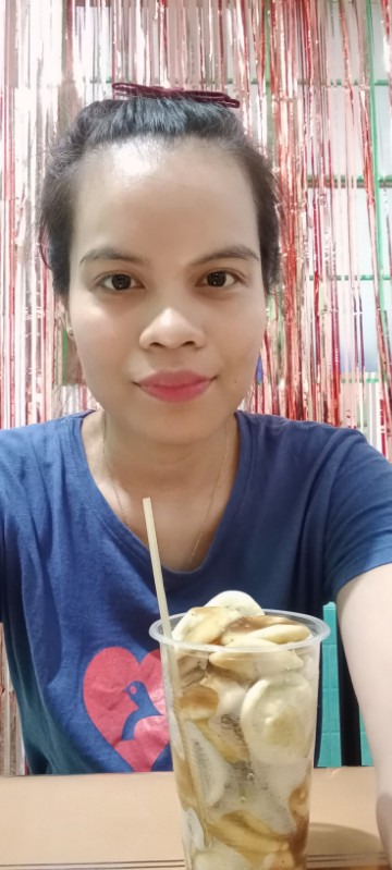 Vergeniza, 31, Cavite, Philippines