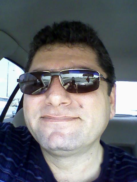 sarkis, 62, Dubai, United Arab Emirates