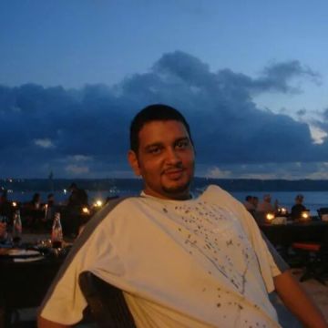 luai, 49, Riyadh, Iraq