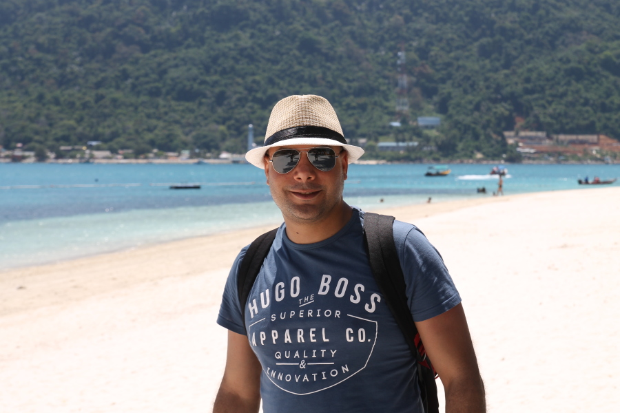 Fouad, 46, Dubai, United Arab Emirates