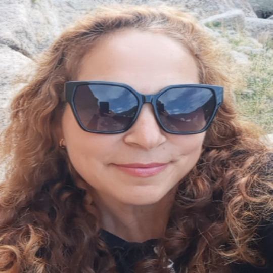 Nur Nur, 48, Izmir, Turkey