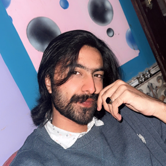 Raees, 20, Doha, Qatar