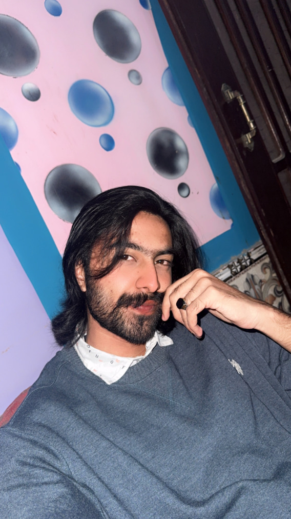 Raees, 20, Doha, Qatar