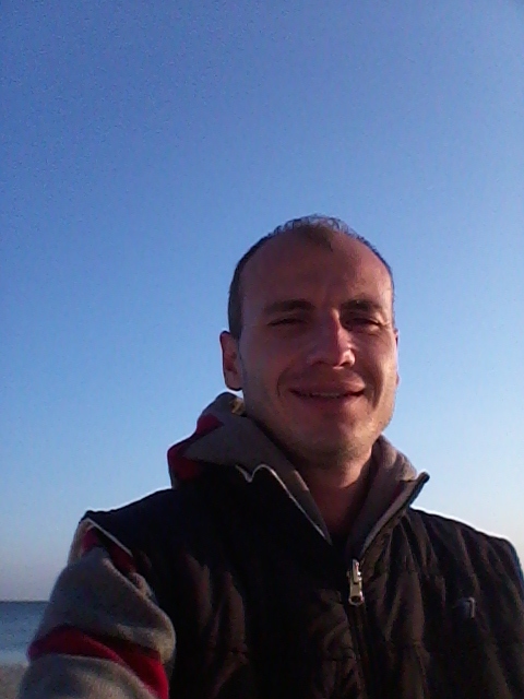 cengiz, 41, Istanbul, Turkey