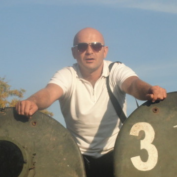 Pavel Zinovev, 47, Lviv, Ukraine