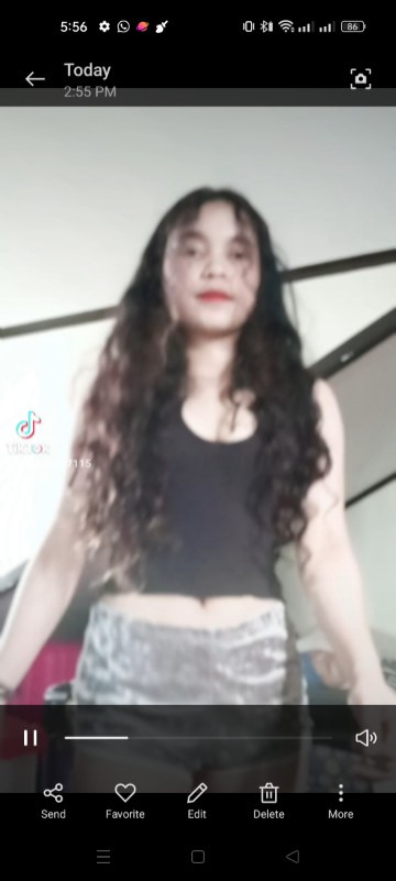 Kim Siapno, 21, Manila, Philippines