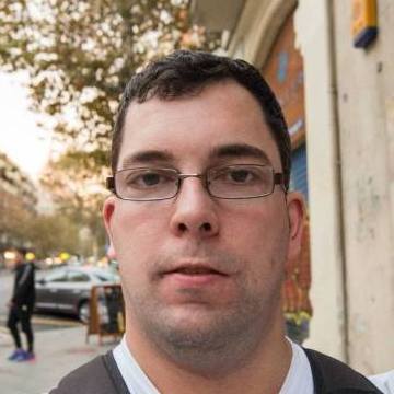 Andrews Díez, 37, Barcelona, Spain