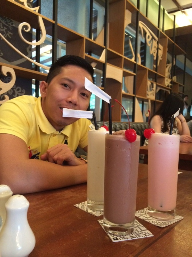 R-Yell, 38, Bandung, Indonesia