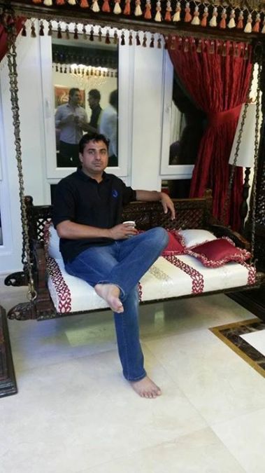 khan, 46, Dubai, United Arab Emirates