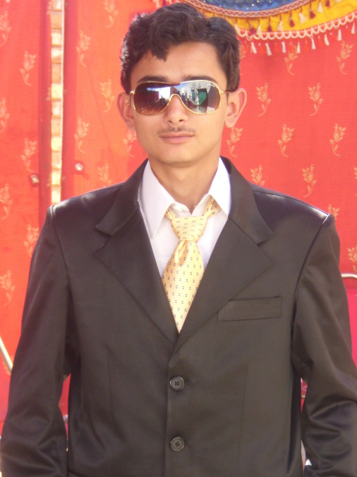 Mahiuddin Warsi, 33, Rawalpindi, Pakistan