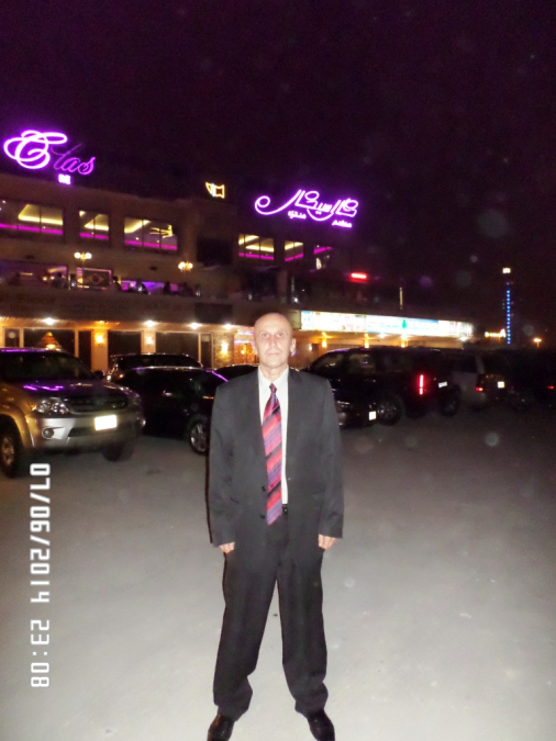 Al, 60, Kuwait City, Kuwait