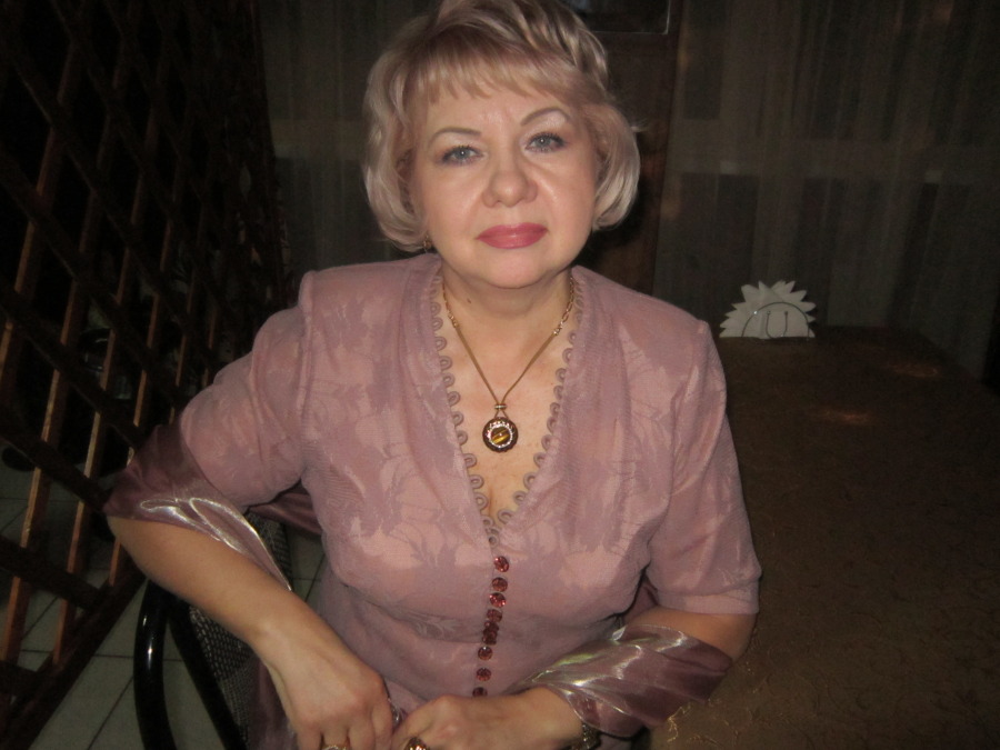 Надежда, 72, Donetsk, Ukraine