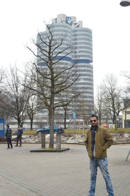 Ashutosh Sharma, 37, Ni Dilli, India