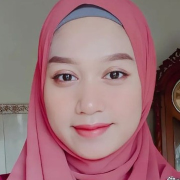 Ajeng Buana Putri, 24, Banyumas, Indonesia