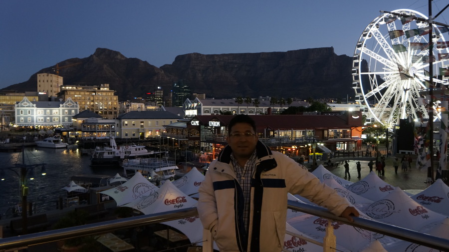 Erdem, 49, Istanbul, Turkey