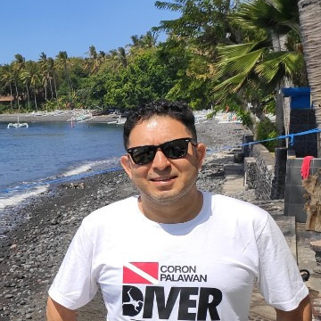 Erdem, 49, Istanbul, Turkey