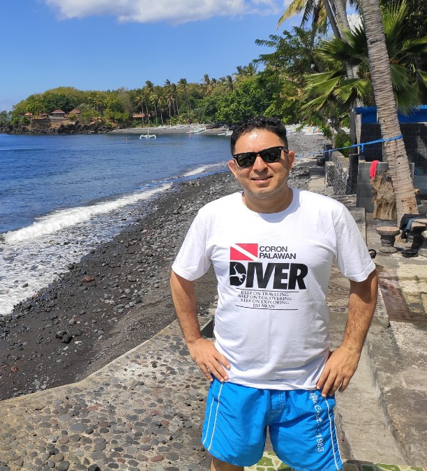 Erdem, 49, Istanbul, Turkey