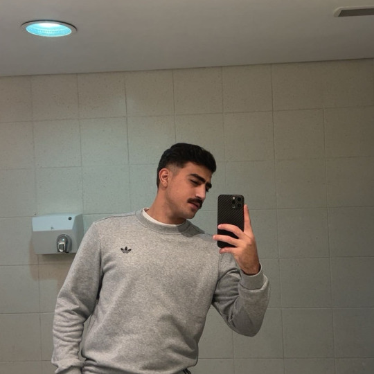 Anonymous, 24, Sharjah, United Arab Emirates