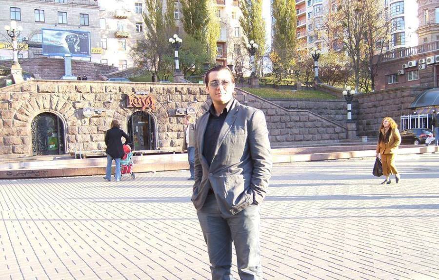 HAKAN ÖZKUL, 44, Istanbul, Turkey