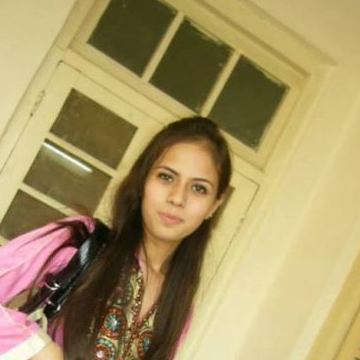 sania, 86, Karachi, Pakistan