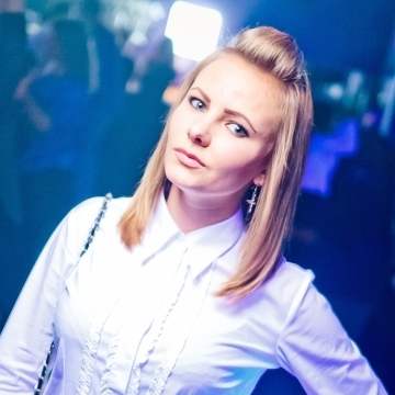 Dasha Udovenko, 32, 