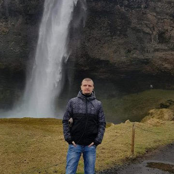 Ion Sona, 31, Reykjavik, Iceland