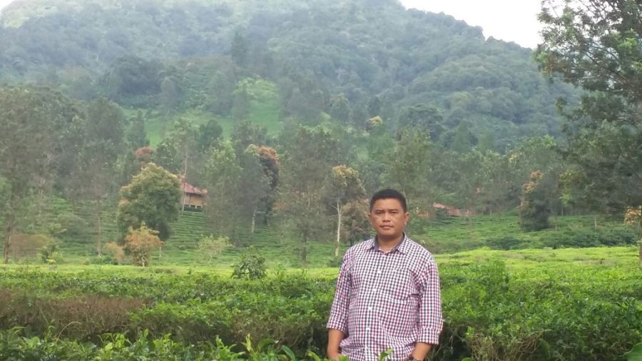 budi, 52, Jakarta, Indonesia