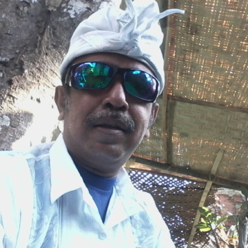 Mangde, 55, Denpasar, Indonesia