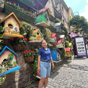 Nang Keokhounma, 35, Vientiane, Laos
