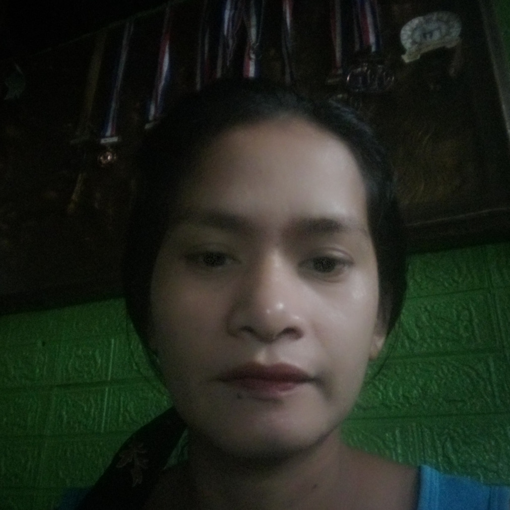 Carina Rosos, 36, Leyte, Philippines