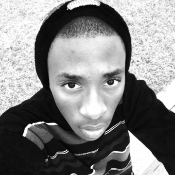 Blessing Maxzeey, 30, Harare, Zimbabwe