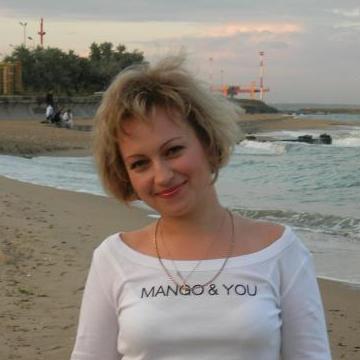 Elena, 47, Odesa, Ukraine
