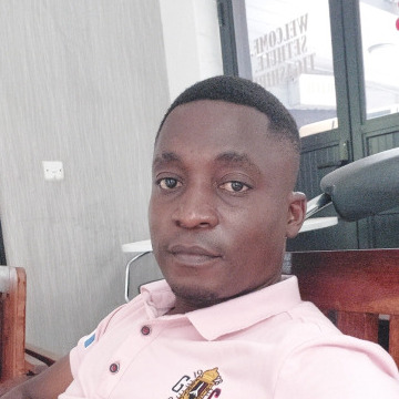 fungai manatse, 40, Harare, Zimbabwe