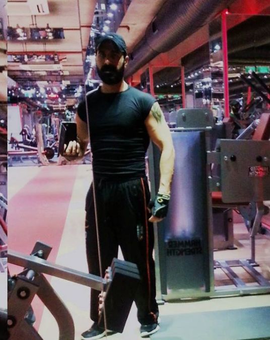 Masör Kaya, 42, Istanbul, Turkey