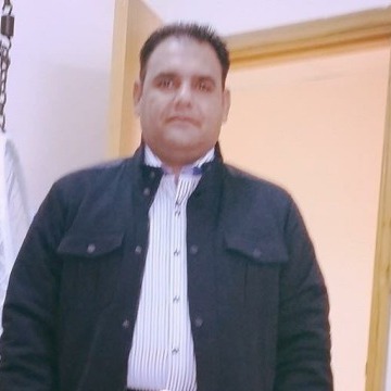 Gul, 47, Dubai, United Arab Emirates