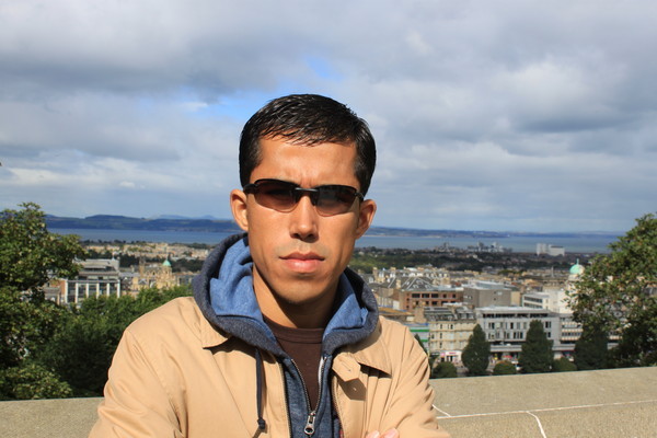 Who am I, 43, Dubai, United Arab Emirates