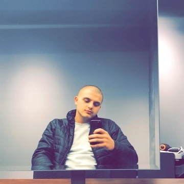 Jeton, 29, Prizren District, Serbia