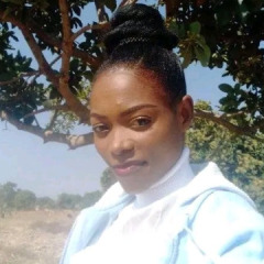 Loreen, 27, Lusaka, Zambia