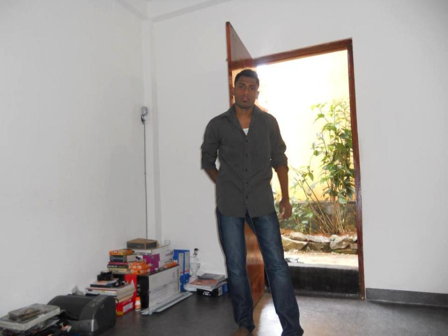 Zaharan, 35, Dubai, United Arab Emirates