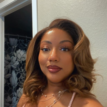 LaToya Berry, 41, Olathe, United States