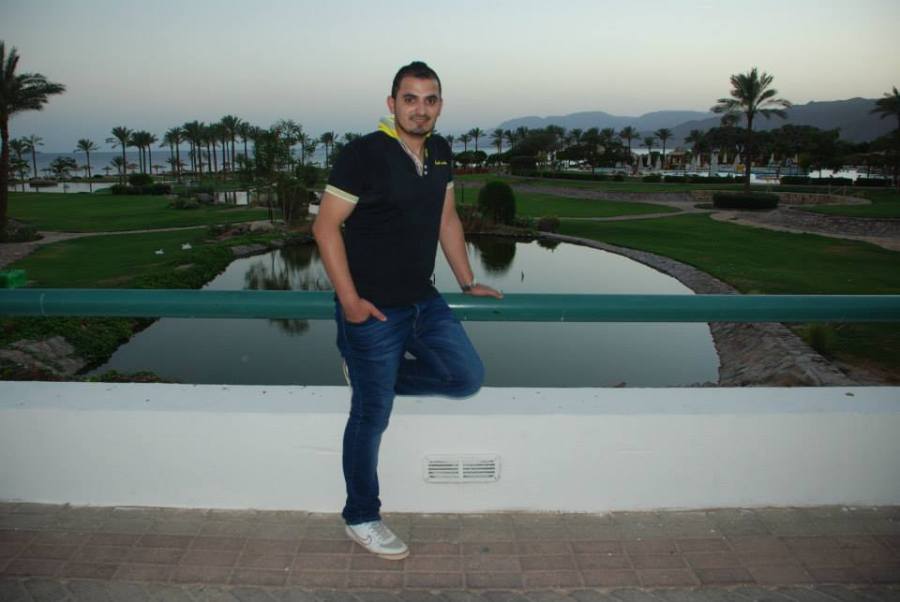 mahmoud, 40, Cairo, Egypt