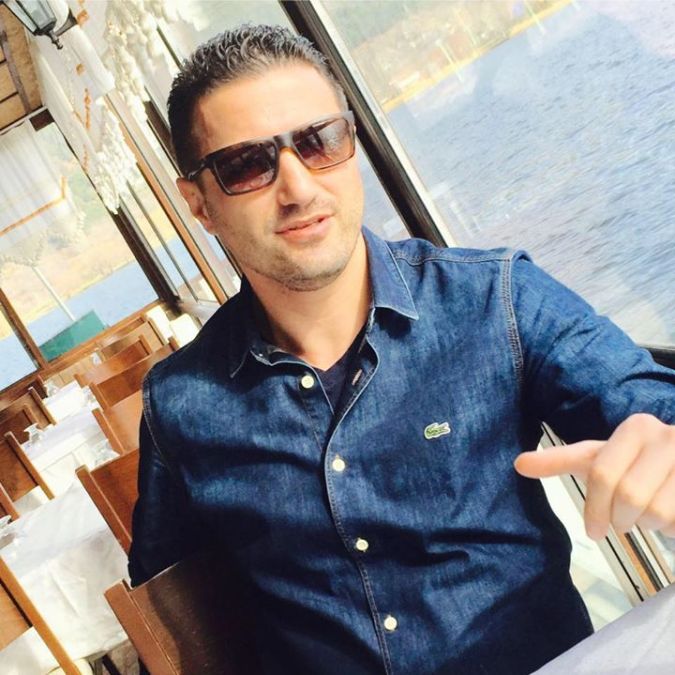 Özkan, 45, Izmir, Turkey