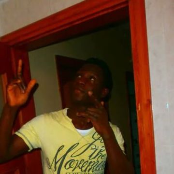 Temi, 35, Istanbul, Turkey