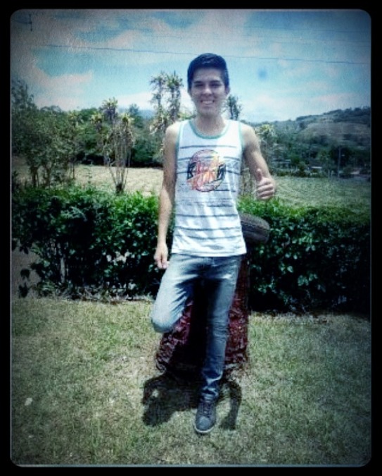 Yimer, 30, Alajuela, Costa Rica